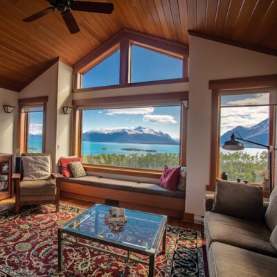 lodge-lounge